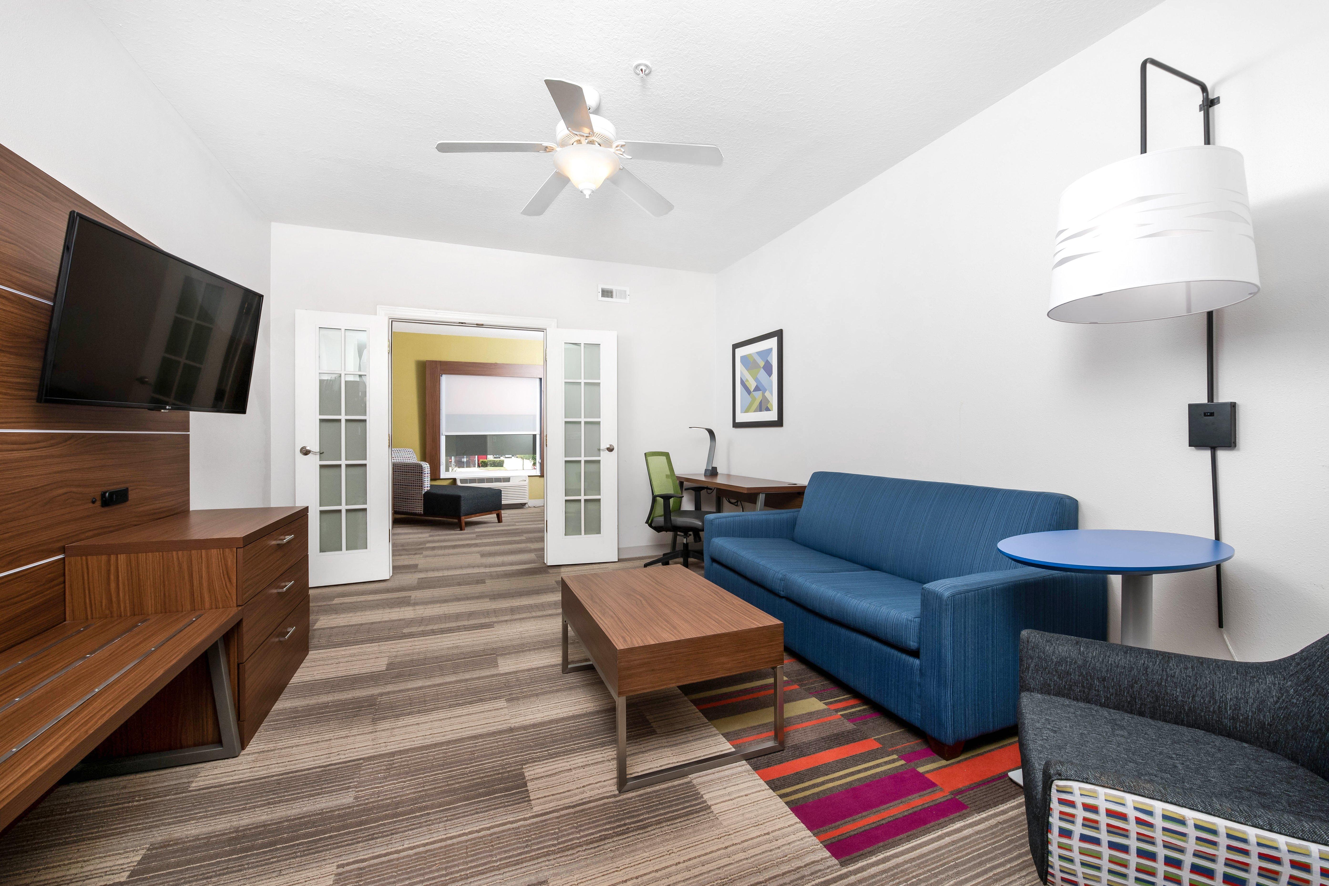 Holiday Inn Express Hotel And Suites Conroe By Ihg Экстерьер фото