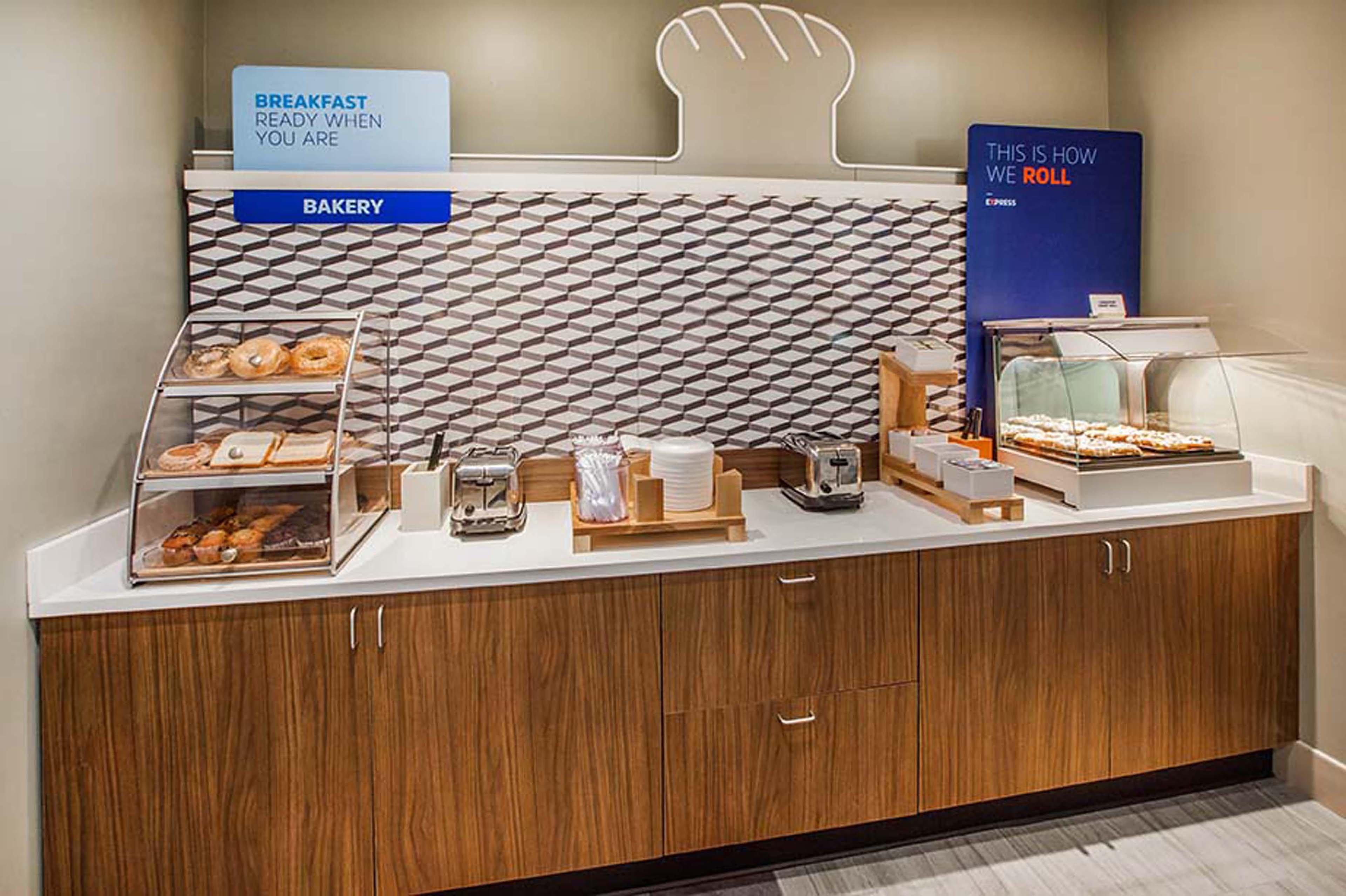 Holiday Inn Express Hotel And Suites Conroe By Ihg Экстерьер фото